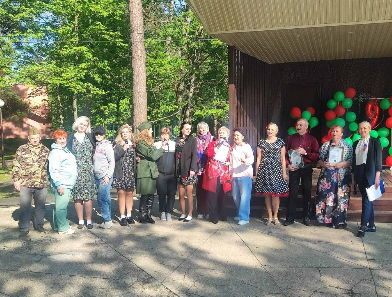 Праздничная  программа выступлений талантливых сотрудников и гостей, посвященная 81-ой годовщине Победы в Великой Отечественной войне